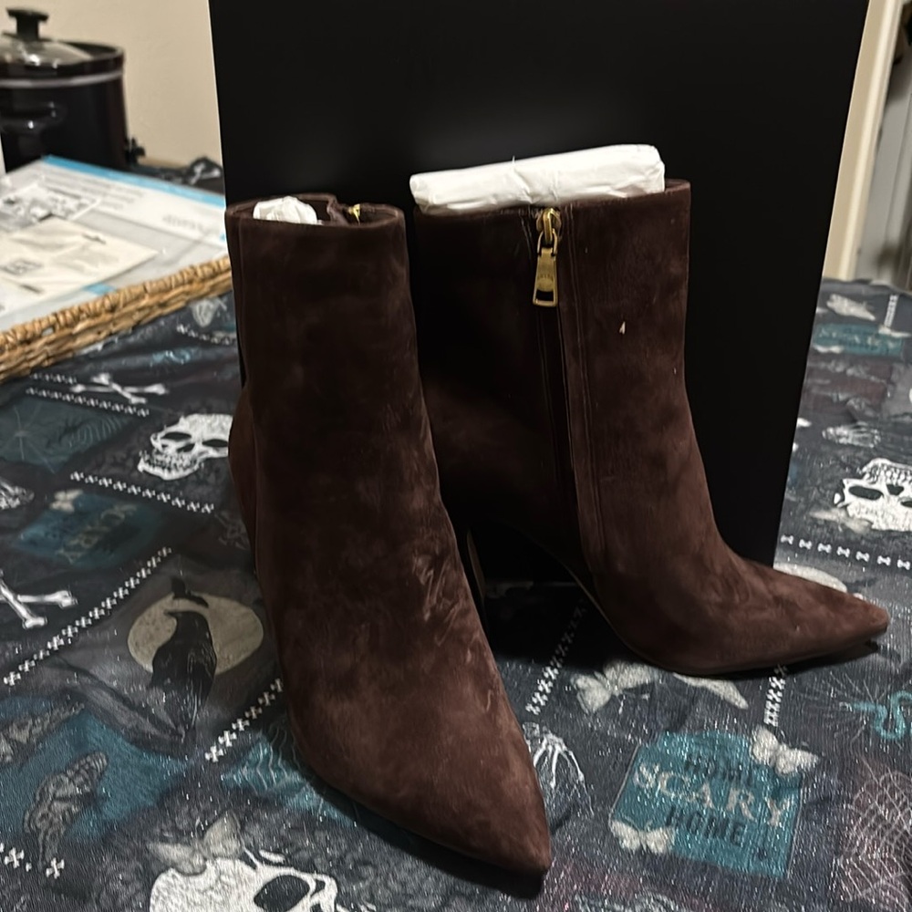 Brand New, Never Wore Coach size 9B Carter Suede Bootie (Maple)